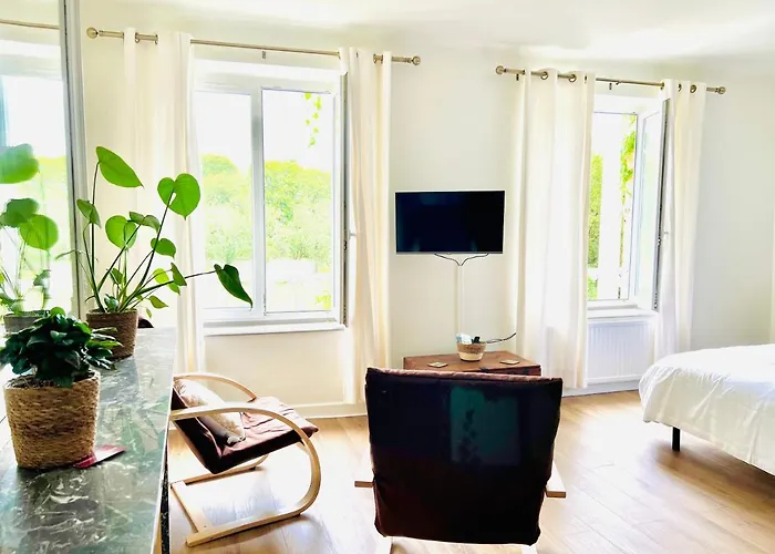 Chateau De Logne Au Coeur De La Moselle